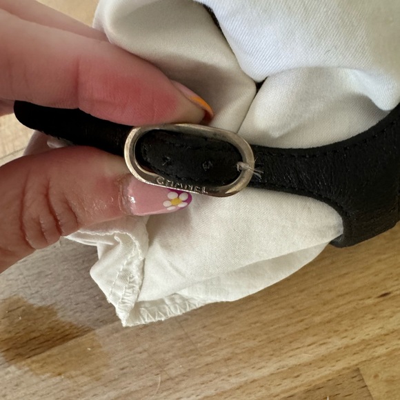 Chanel Black Interlocking CC sandals - Picture 4 of 4